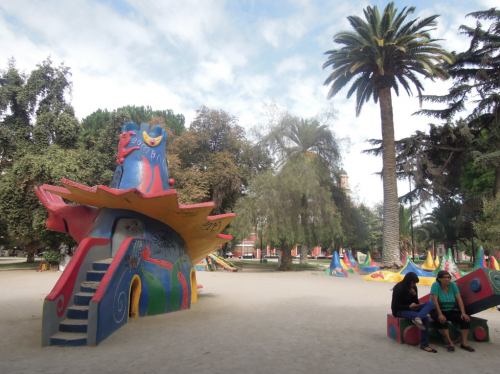 平日の公園は週末に比べるとずいぶんと落ち着いています。