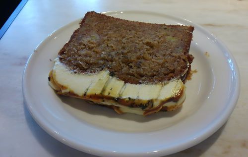 バナナ塩キャラメルのケーキ