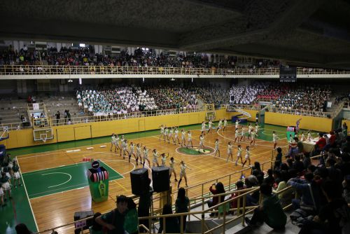 1年生のクラスで行なわれるチアリーディングコンテスト