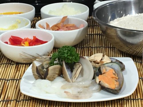 新鮮な海鮮が並びます