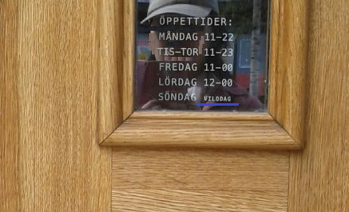 ランチは11時から営業、そして日曜日は「Vilodag（休んでくつろぐ日）」