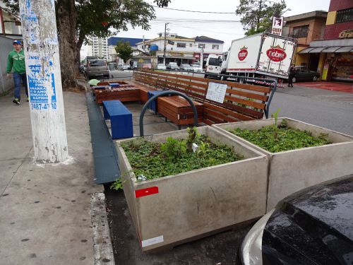 2016年6月に設置されたサンパウロ市で32ヵ所目のパークレット