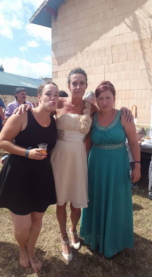 普段は作業着の3人も、ドレスアップしたら見違えます