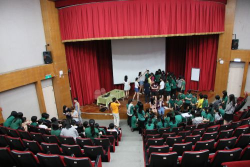 結成式後の様子