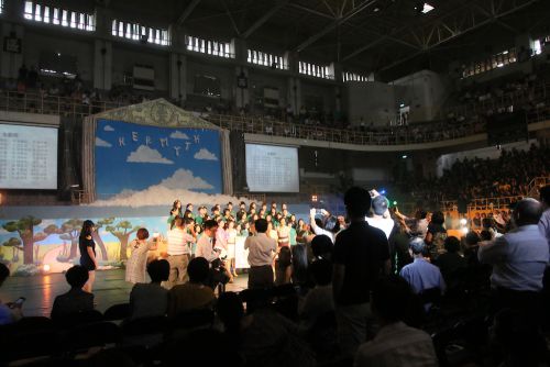 表彰式での一コマ