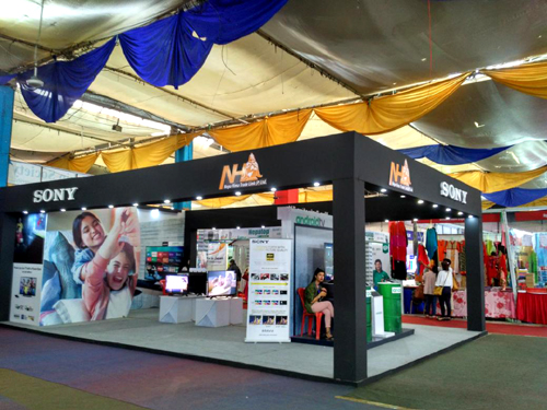 大企業のブースは大きく、目を引きました。