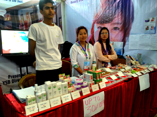 美容化粧品は割引セール！和柄小物もかわいかったです。