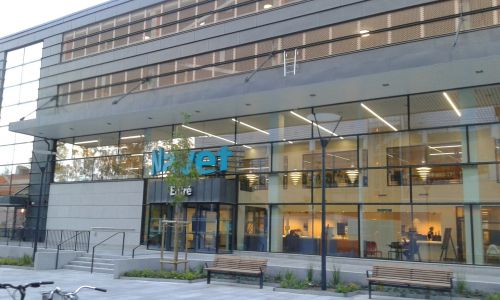 8月20日にオープンしたプール「Navet」