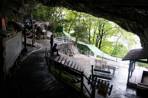 新見市を代表する鍾乳洞「満奇洞」