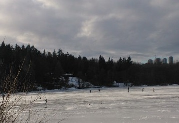 CKNWニュースの湖より、大きいので近くでは撮れませんでしたが．．．