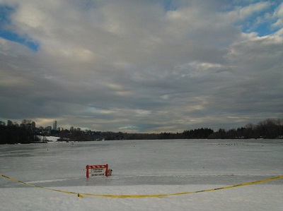 危険の看板が出ているのですが、皆さん気にせず。
