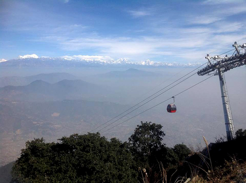 北に白い雪山が見えています！