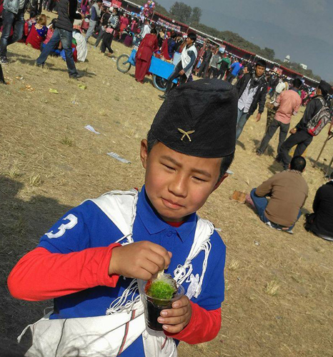 一丁あがり！食べるとデビルのような舌になります。