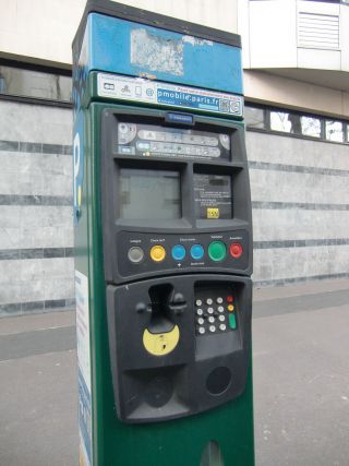パリ市内のパーキング・メーター
