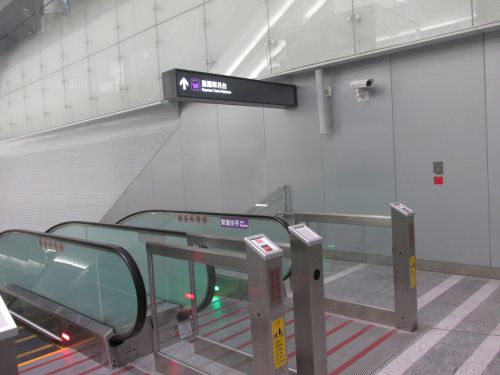 直達車（ジーダーチャー、快速列車のこと）