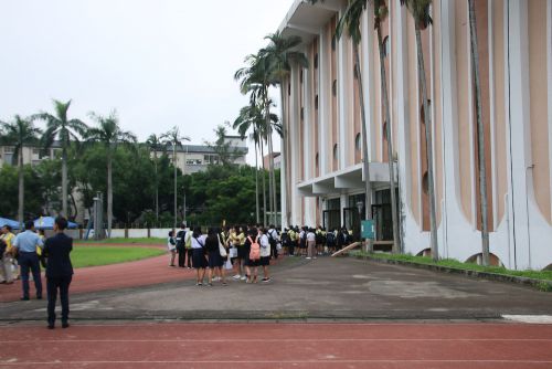 面会後、会場の講堂へ移動します