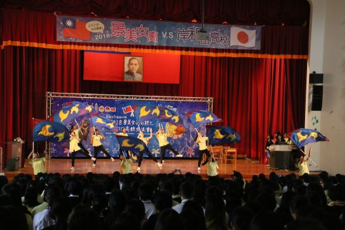 カラーガードの演技