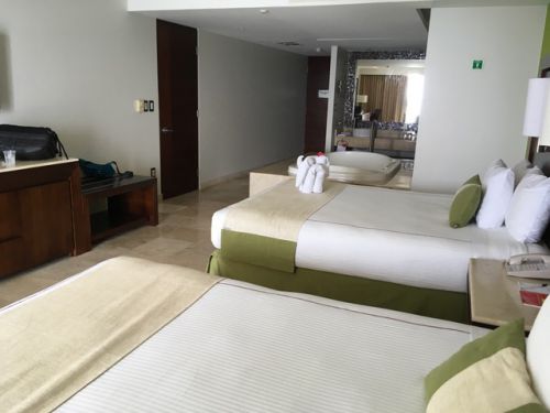 広々客室にジャクジー