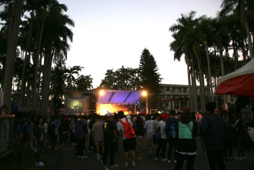 会場へ出ました