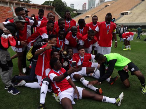 第5回難民ワールドカップで優勝した各国難民からの選抜チーム「マライカ」