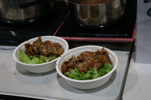 出来上がった豚丼