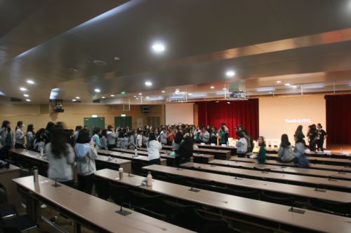 終了時はミニサイン会にも