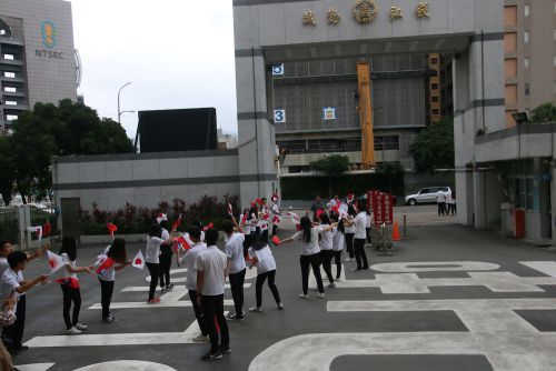 お迎えの練習中