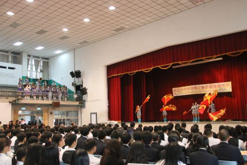 カラーガードもお出迎え