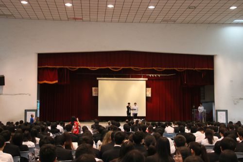 士林高商の生徒代表によるスピーチ