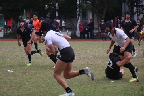 躍動する選手たち