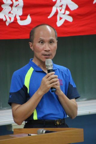 ここでもあいさつを行う徐建國校長