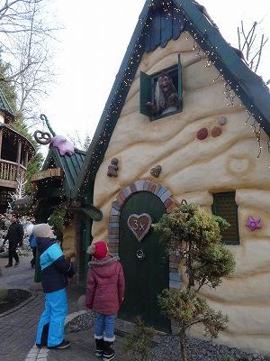 グリム童話をテーマにしたエリアは、童話をモチーフにした展示がたくさん