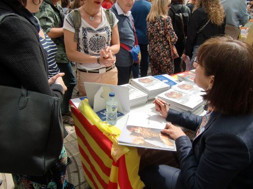 著者のサイン入り本は特別でポイント高！（Teresa Carles氏）