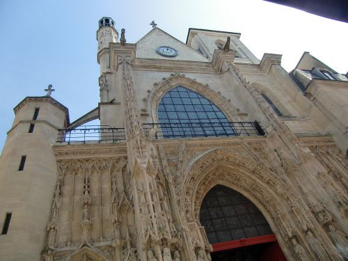 パリ4区のヴェルリー通り76番地にあるSaint-Merry 小教区教会