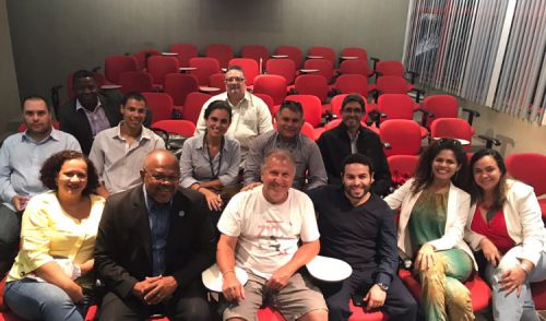 ジーコさんの難民ワールドカップ・リオ大会の大使就任式に集まった人々(写真提供：アブドゥルバセットさん)