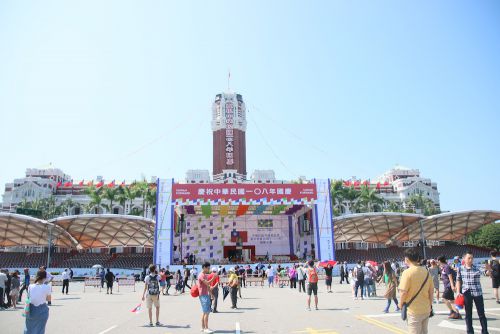 パレード終了後の総統府前