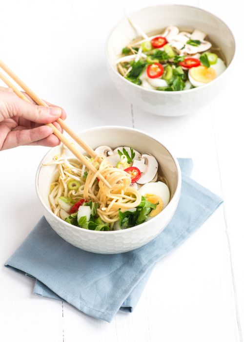 手製のラーメンを作るのも流行中（画像提供：AH)