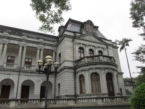 敷地の奥側より