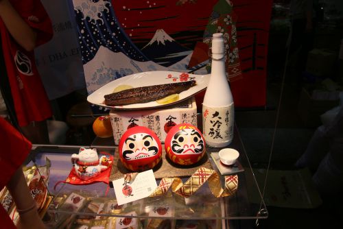 うなぎの蒲焼のパックを販売しているところより