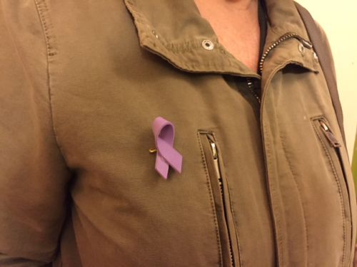 ライラックの色の薄紫が、シンボルカラーとされている。