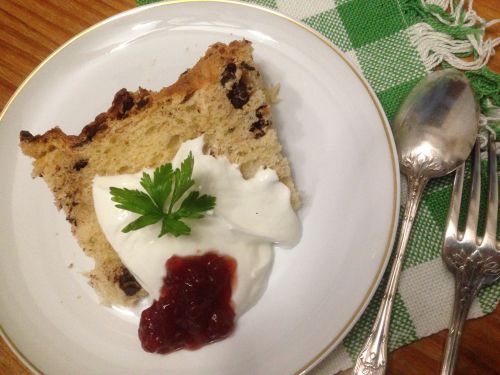 クリスマスの25日には、デザートとして食後に食べます。