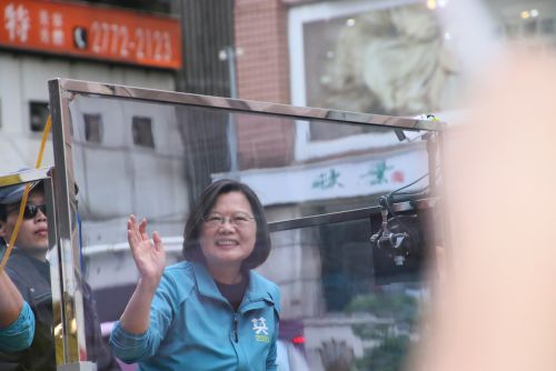 1月10日の午後行われた選挙カーでの様子