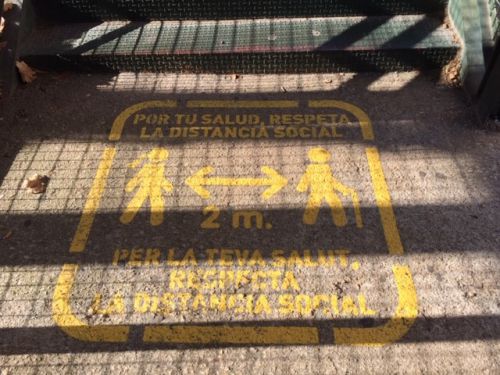 バルセロナのIKEA店の近くの横断歩道橋にて撮影。