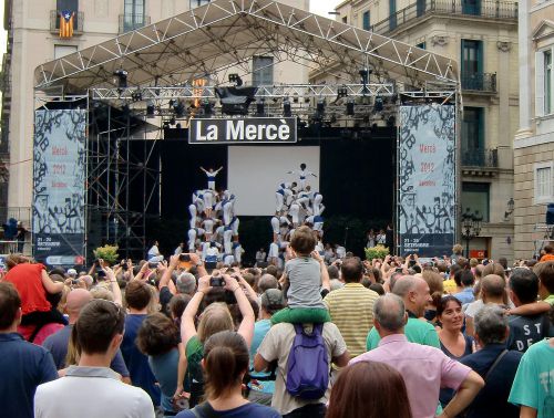 カタルーニャの人間塔Casteller 。過去の写真です。