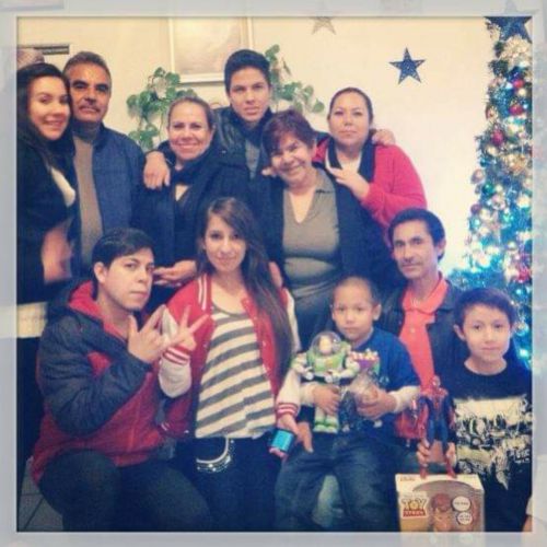 大好きなおばあちゃんを囲んで