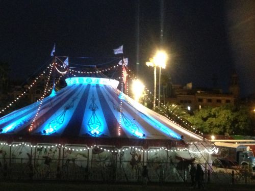 外のイルミネーションは、常に変化してとても美しかったです。