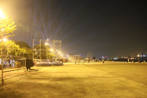 会期中でも解体される特設ステージ