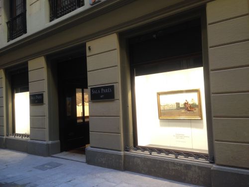 SALA PARÉS　ペトリショル通り５番地