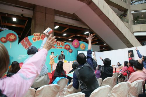 舞台での活動の様子