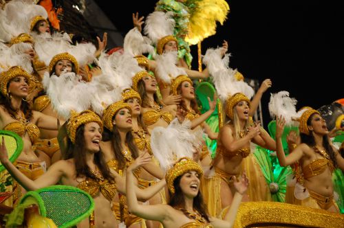 カーニバルはやはりリオが最も豪華絢爛
